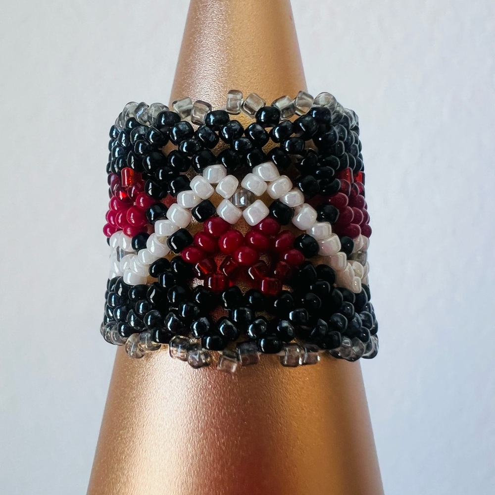 Elegant Beaded Ring - Black, Red, and White